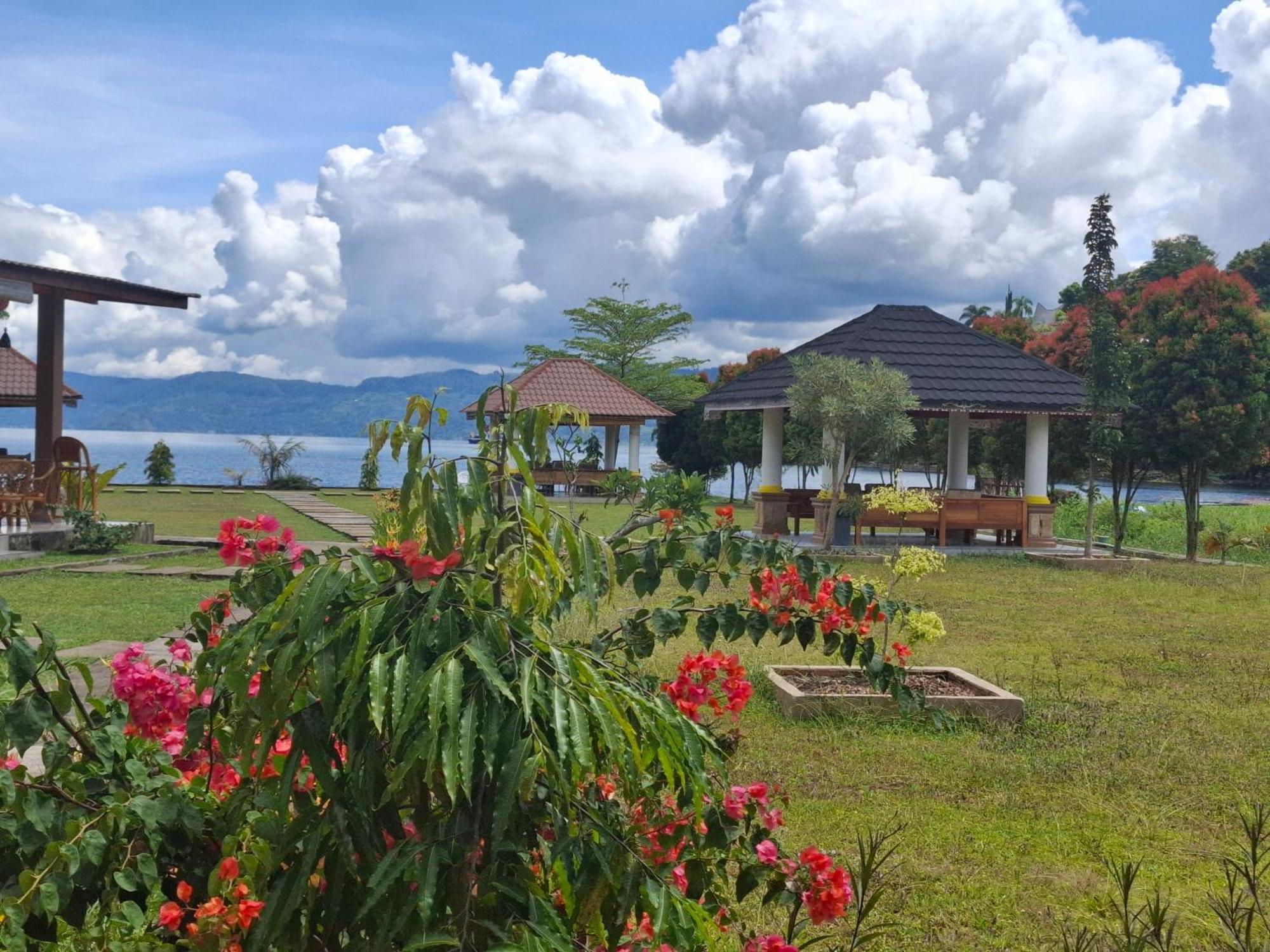 Juma Cottages Tuk Tuk Exterior foto