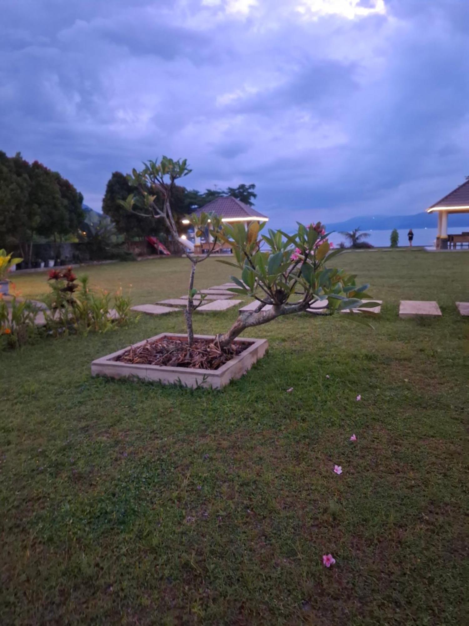 Juma Cottages Tuk Tuk Exterior foto