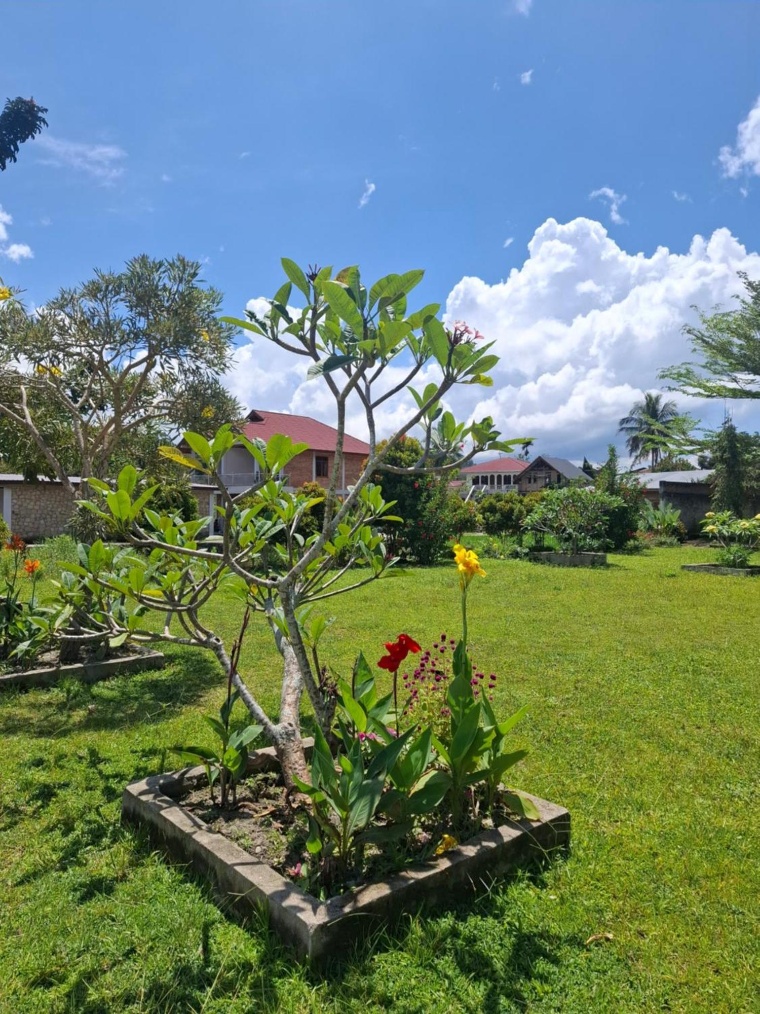 Juma Cottages Tuk Tuk Exterior foto