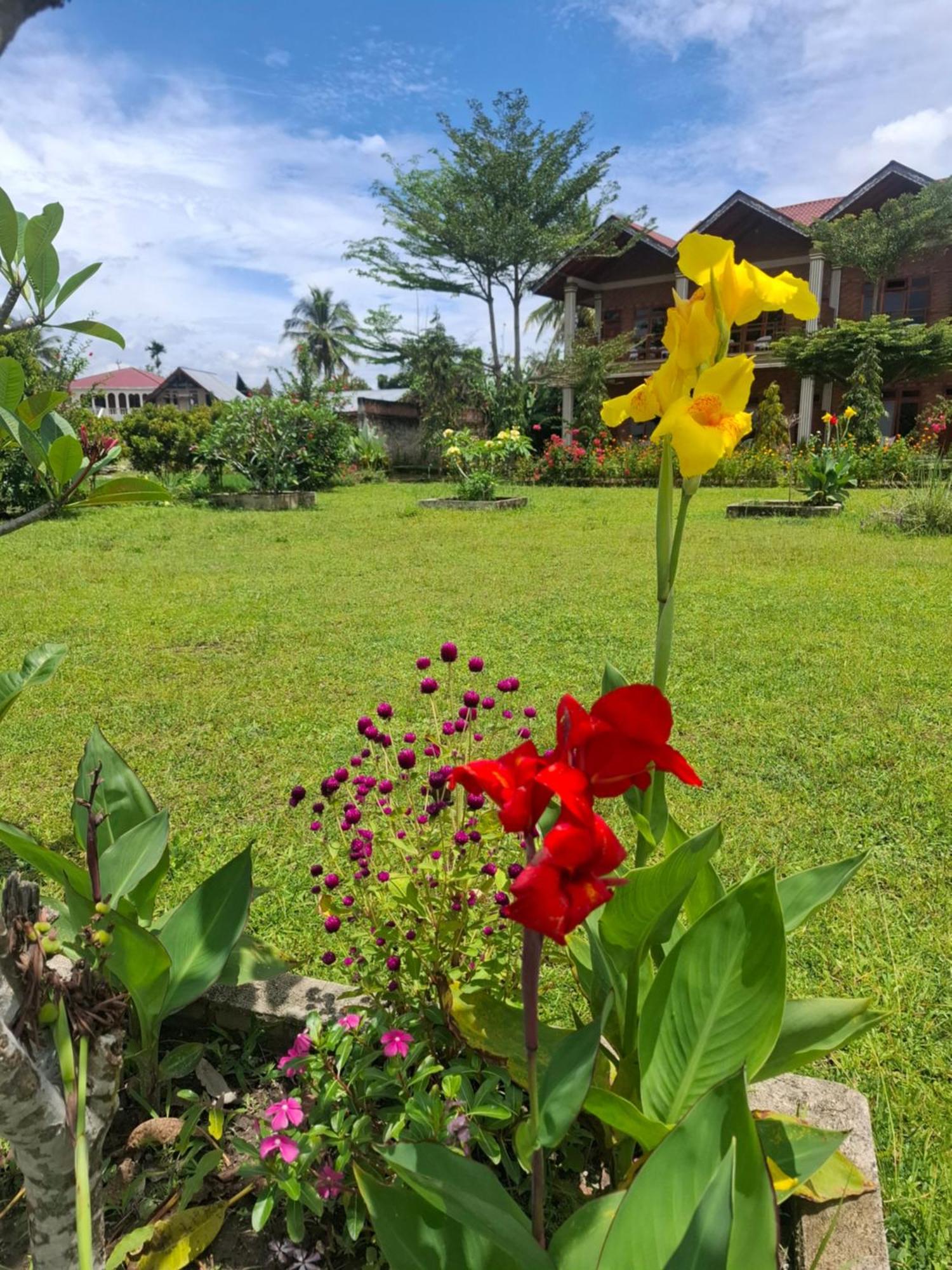 Juma Cottages Tuk Tuk Exterior foto